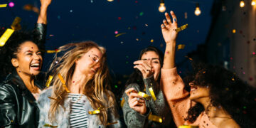 at-the-party-na-imprezie-pub-crawl-everyday-english-gettinenglish